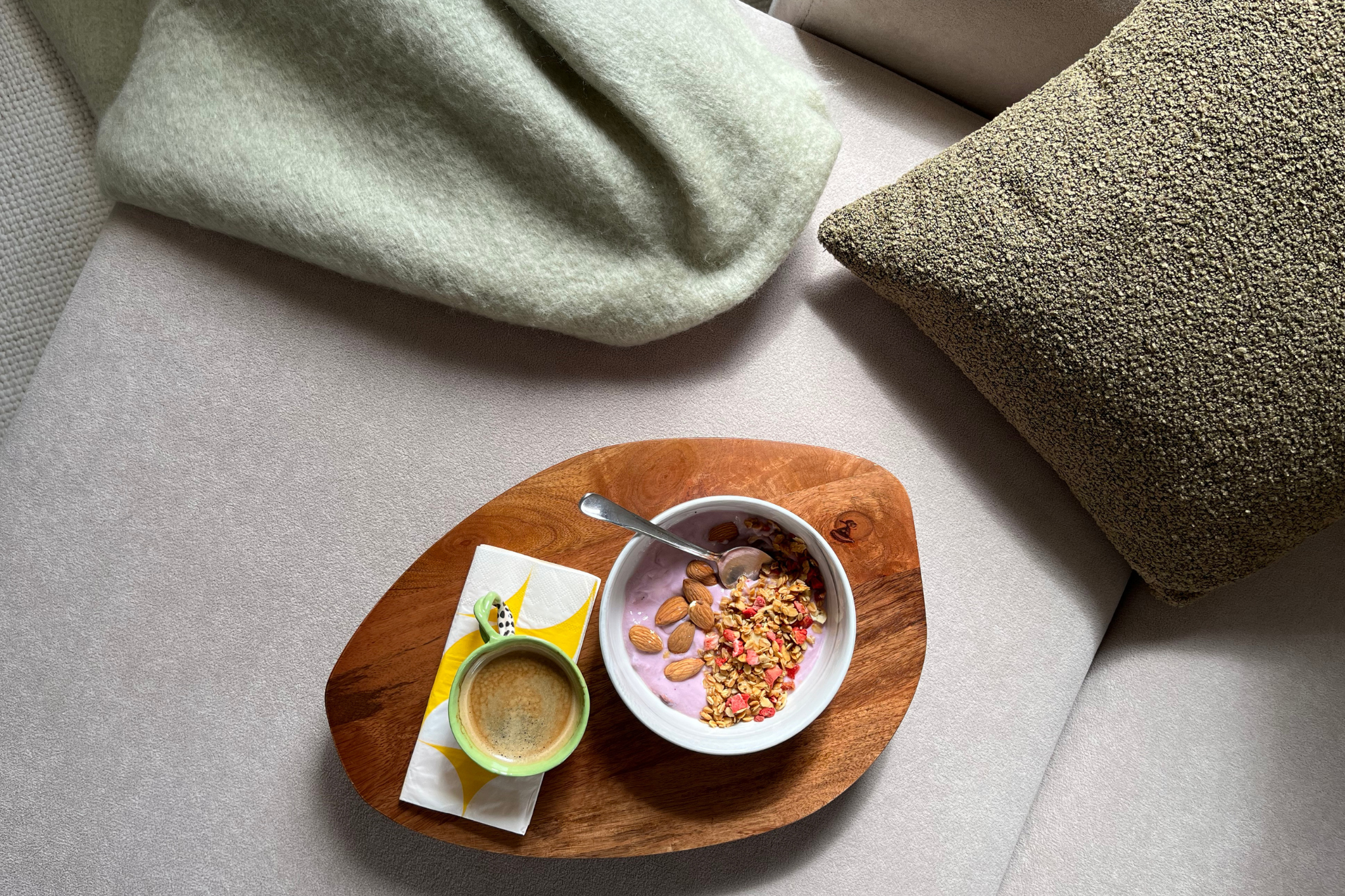 Modular Sofa vs. Sectional Sofa: Which Is Right for You in Canada?